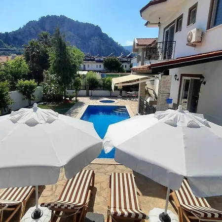 Villa Yeliz *