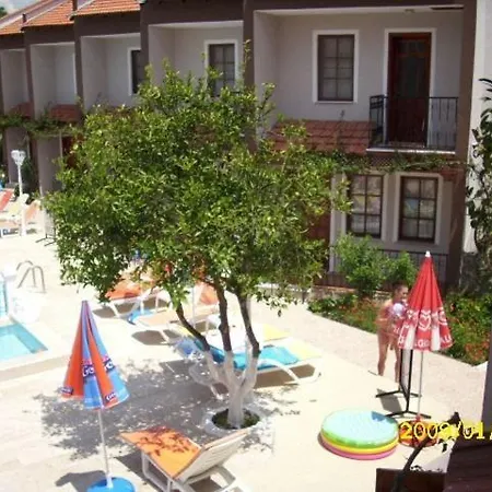 Aparthotel Arda *
