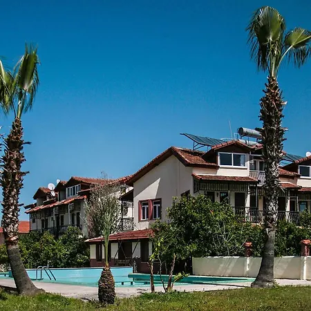Erasmus Aparthotel *