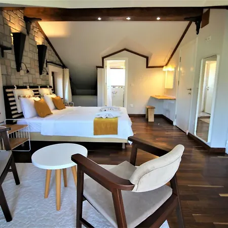Alcedo Villa