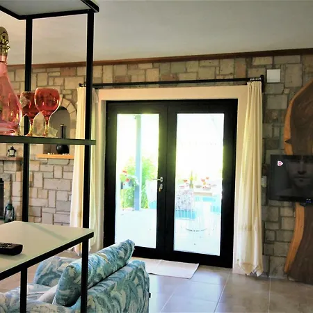 Alcedo Villa