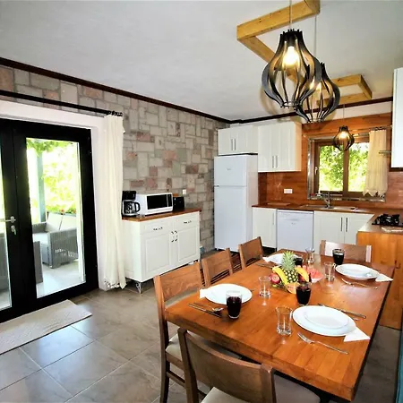 Alcedo Villa *