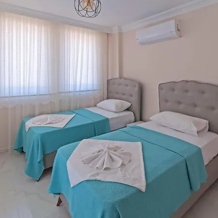 Twins Minta Dalyan