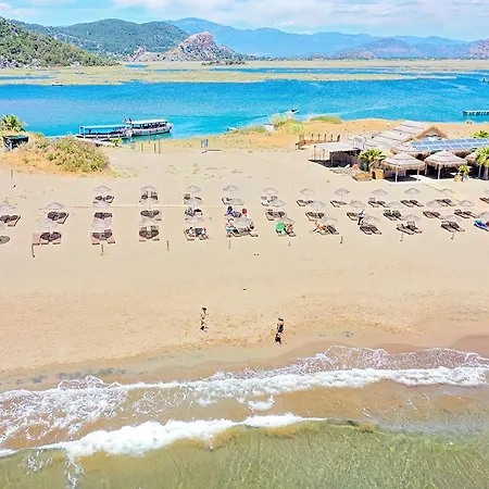 Nısh Carıa Boutique Otel 4*