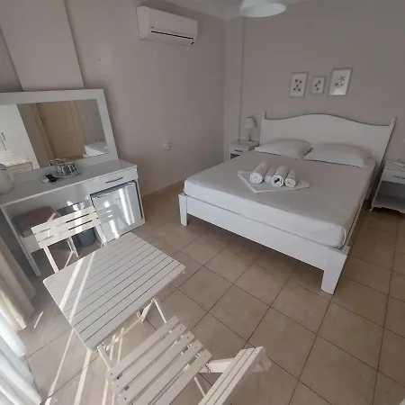 Grandma's Garden Aparthotel 3*