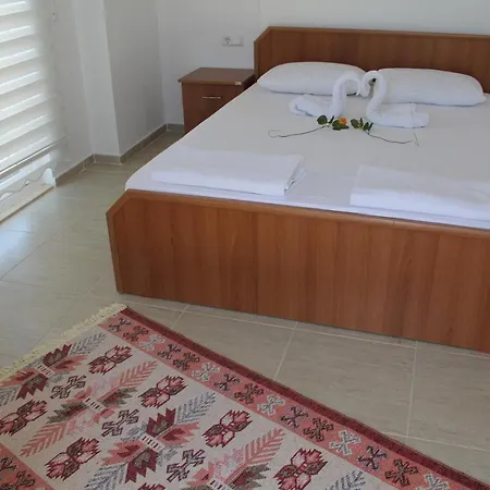 Villasevval-sleeps8-pool-bbq-ac-neartown