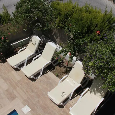 Villa Villasevval-sleeps8-pool-bbq-ac-neartown