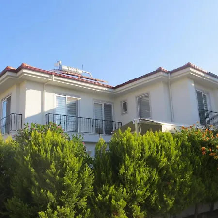 Villasevval-sleeps8-pool-bbq-ac-neartown Villa
