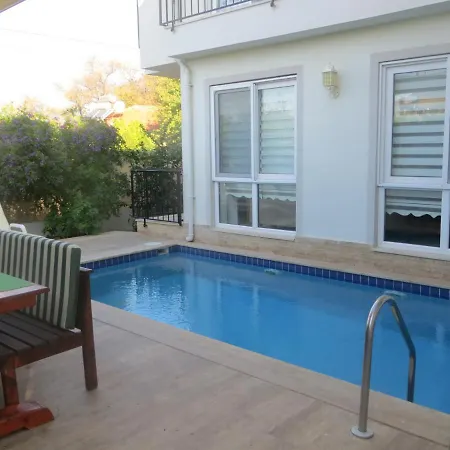 Villa Villasevval-sleeps8-pool-bbq-ac-neartown *