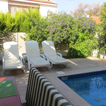 Villasevval-sleeps8-pool-bbq-ac-neartown Villa