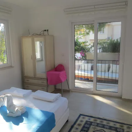 Villa Villasevval-sleeps8-pool-bbq-ac-neartown
