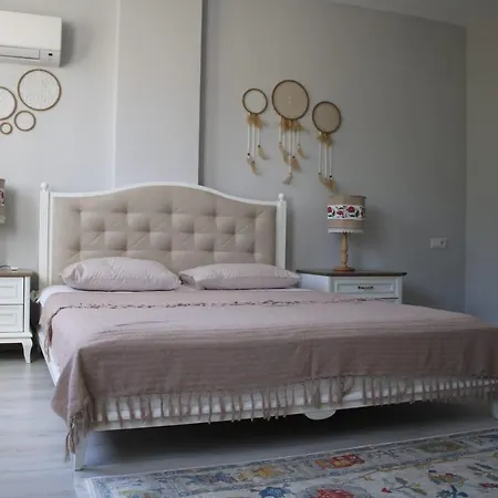 Dionyssos Villa *