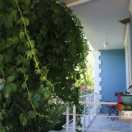 Dionyssos Villa