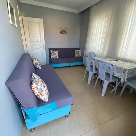Erken Apartment *