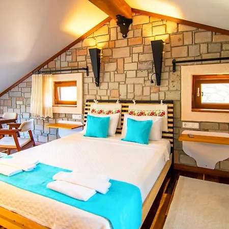 Villa Stonehouse-1 *