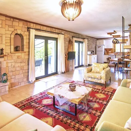Stonehouse-1 Villa