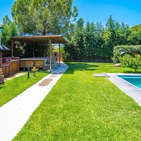 Stonehouse-1 Villa