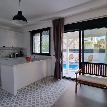 Melos Villa *