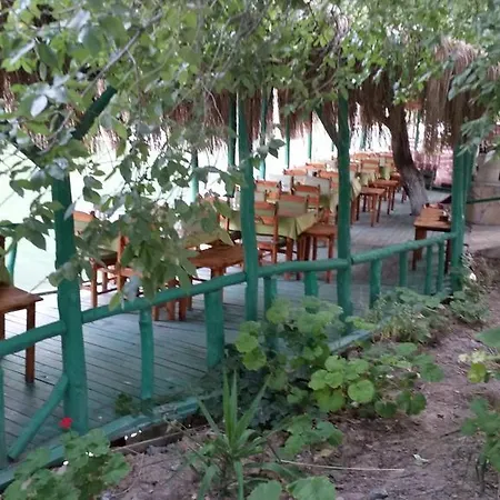 Riverside Otel