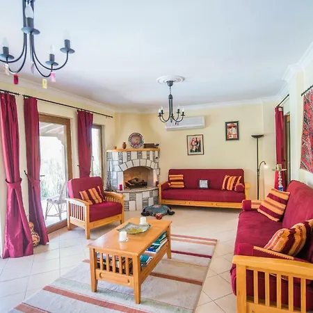 D'louca Villa *