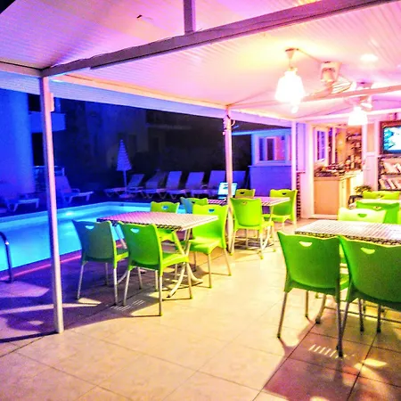 Hotel Karaca 3*